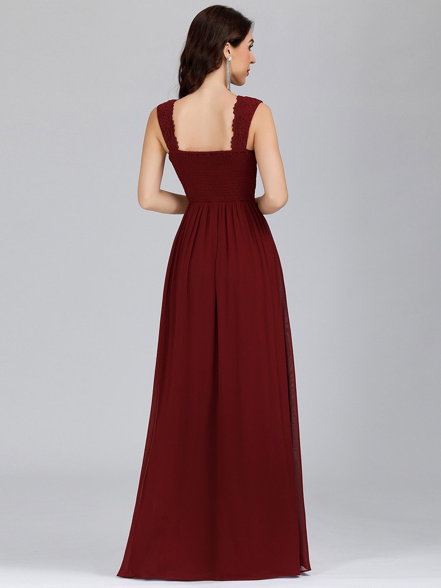 Robe de Soirée Longue élégante en Dentelle Florale à Col en V #Couleur_Bordeaux Robe de Soirée Longue élégante en Dentelle Florale à Col en V
