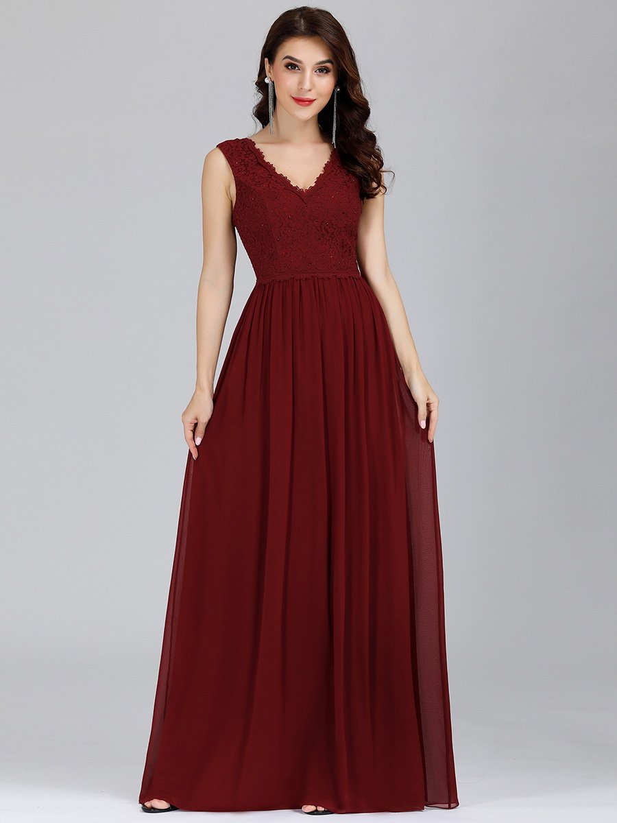 Robe de Soirée Longue élégante en Dentelle Florale à Col en V #Couleur_Bordeaux Robe de Soirée Longue élégante en Dentelle Florale à Col en V