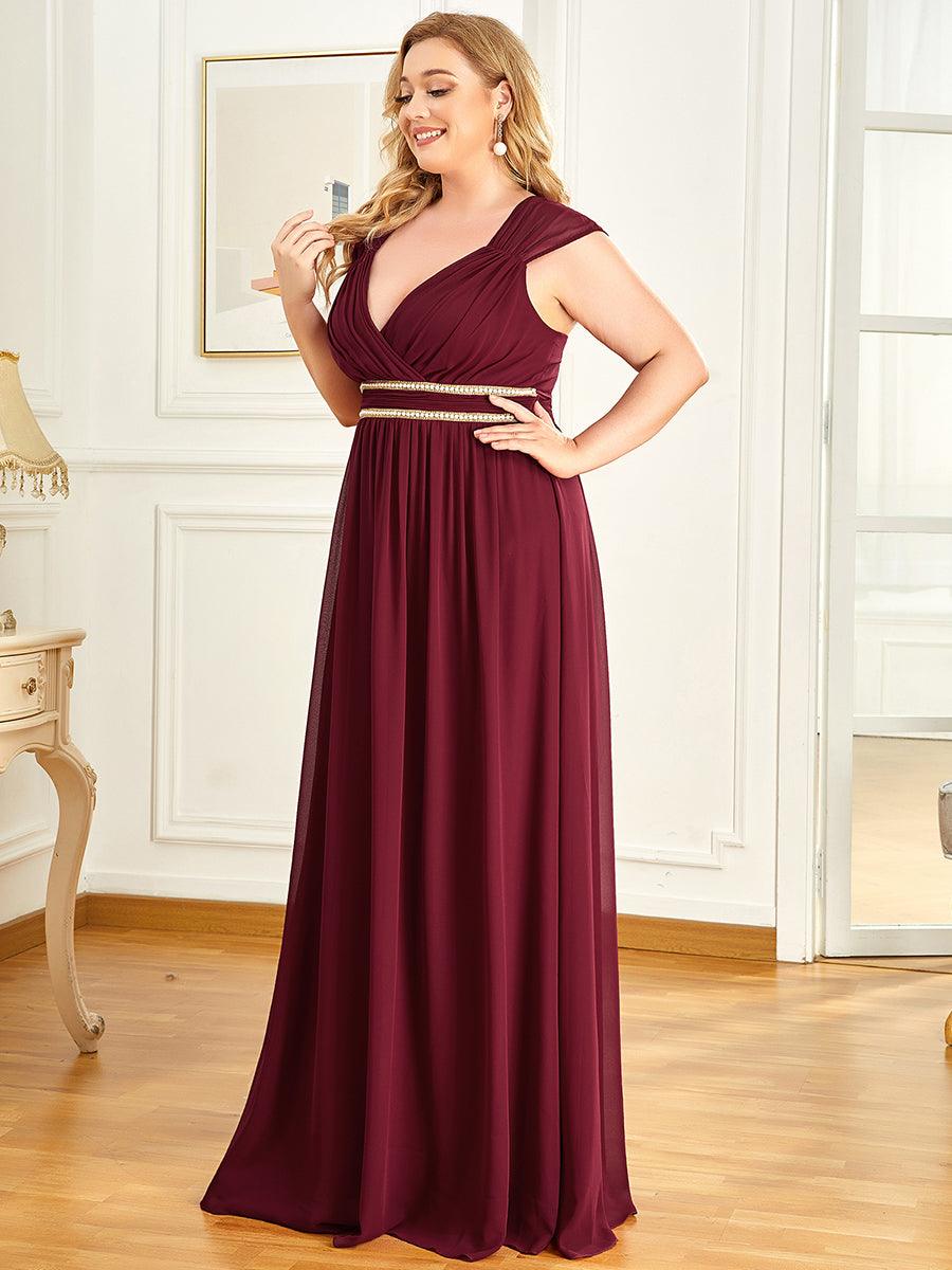 Robe de Soirée A-ligne en Mousseline de Soie avec Ceinture Perlée et Col en V de Grande Taille #Couleur_Bordeaux