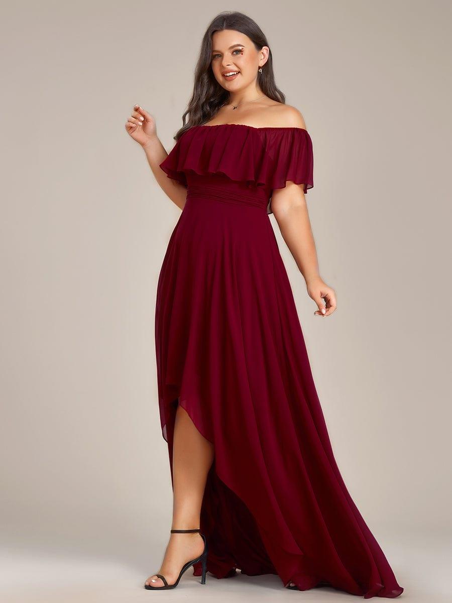 Robe demoiselle d'honneur fluide en mousseline épaules dénudées grande taille #couleur_Bordeaux