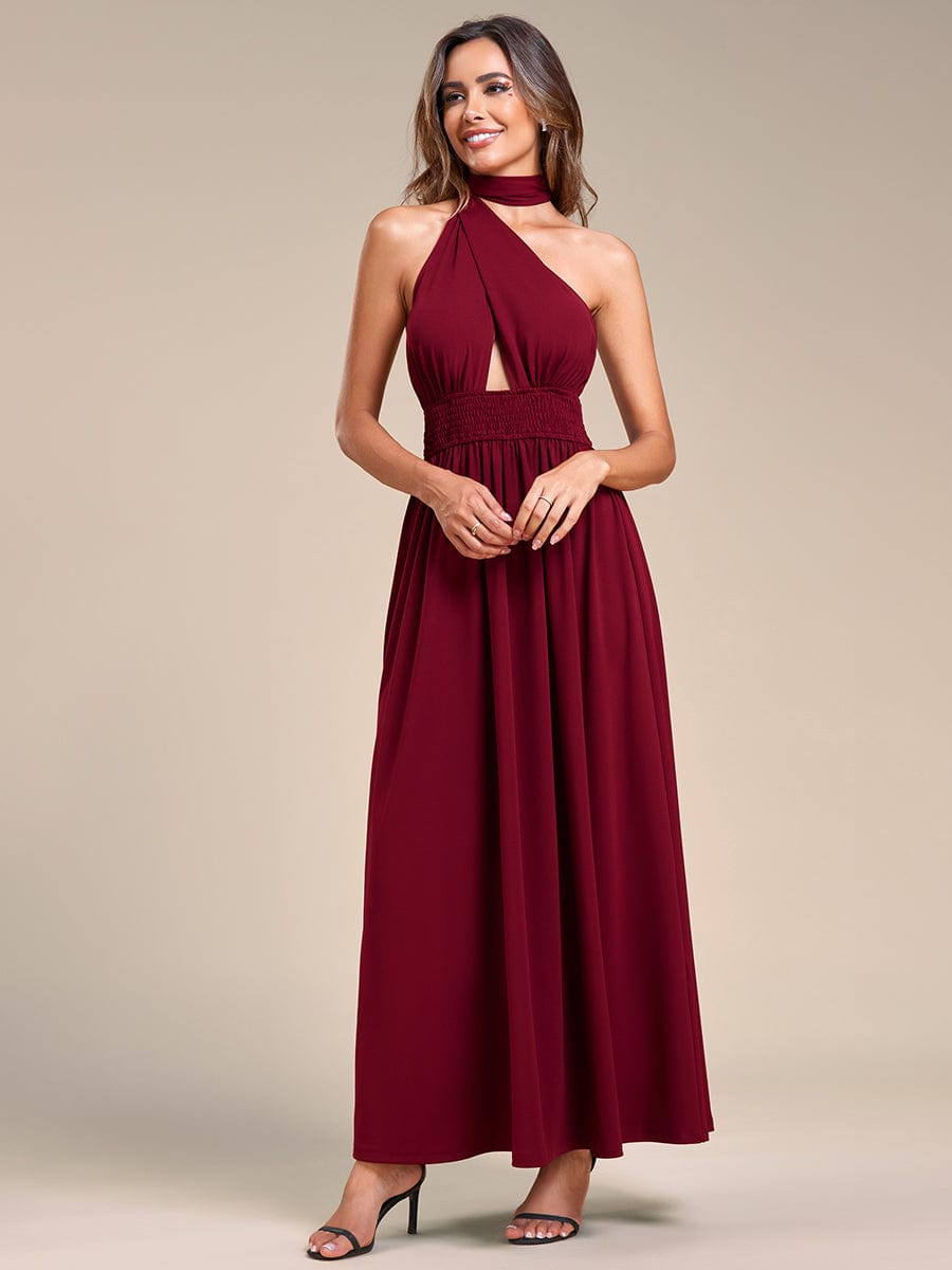 Robe demoiselle d'honneur dos nu convertible à licou et taille élastique #Couleur_Bordeaux Robe demoiselle d'honneur dos nu convertible à licou et taille élastique