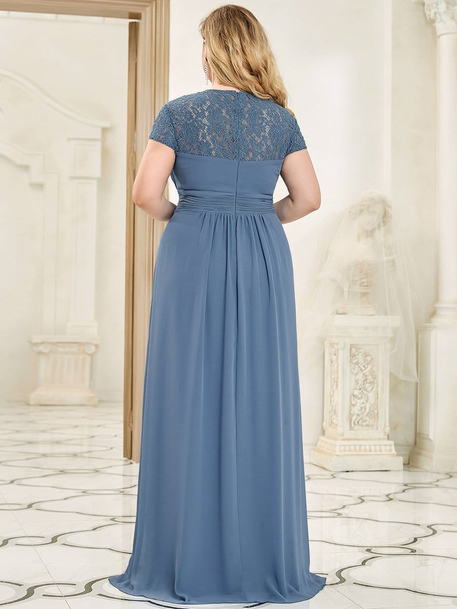 Robe de Demoiselle d'Honneur Grande Taille à Manches Courtes en Dentelle Plissée au Sol #Couleur_Marine Fume Robe de Demoiselle d'Honneur Grande Taille à Manches Courtes en Dentelle Plissée au Sol