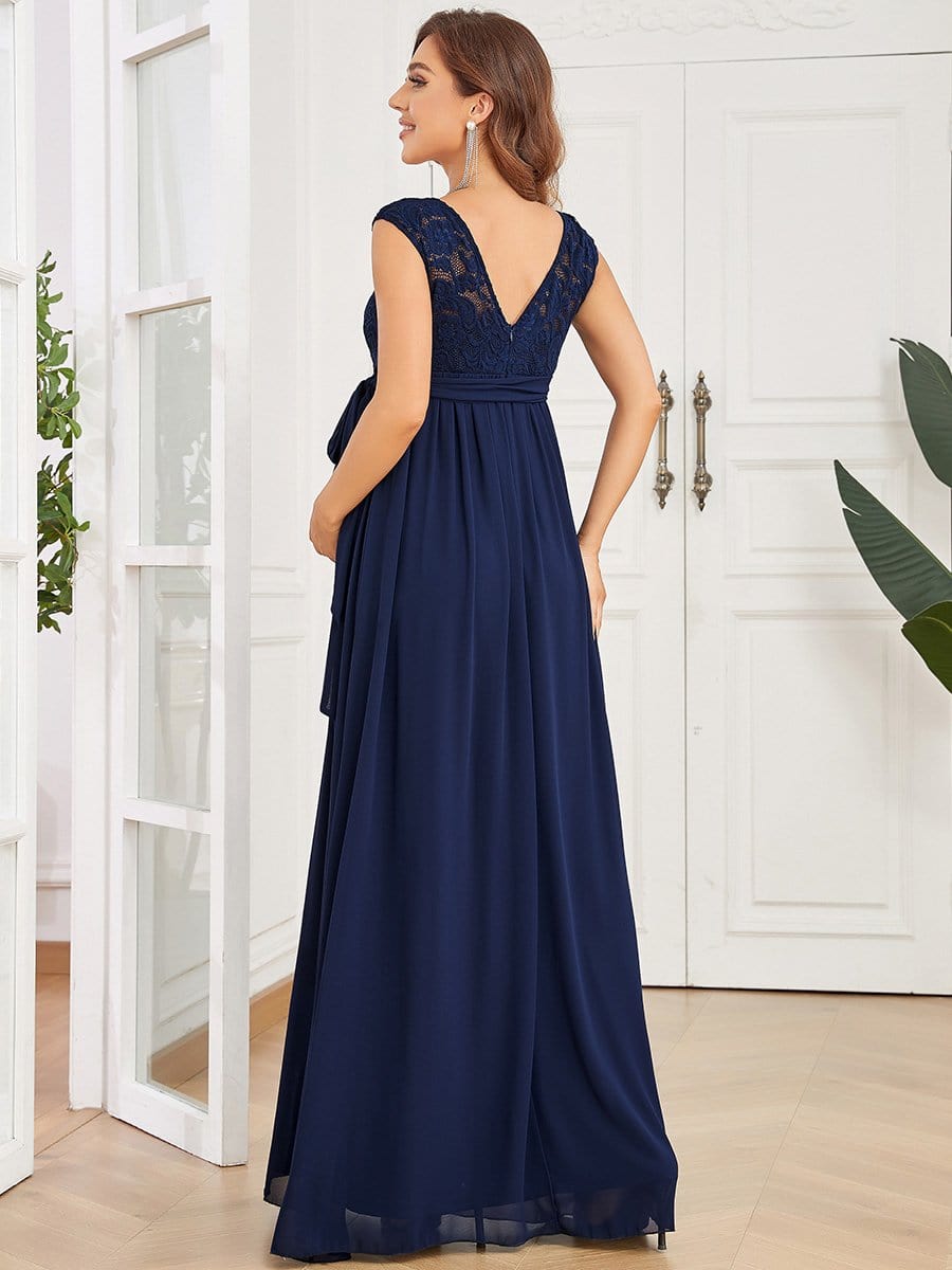 Robe de maternité longue en dentelle à encolure dégagée et dos bas #Couleur_Bleu Marine Robe de maternité longue en dentelle à encolure dégagée et dos bas