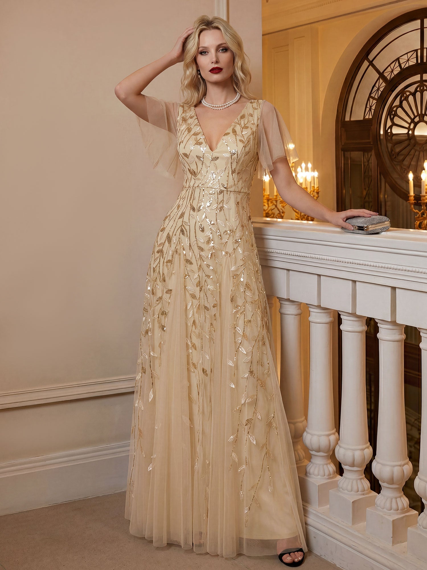 Robe de Soirée Longue Romantique et Scintillante à Col V et Pailletes #Couleur_Dorée