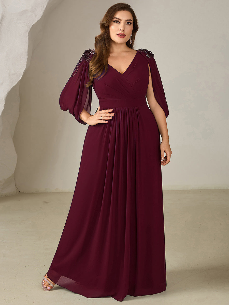 Robe de soirée chic à manches mi-longues en imprimé floral avec appliqués décolleté en V profond coupe A longueur de sol avec détails en perles #Couleur_Bordeaux