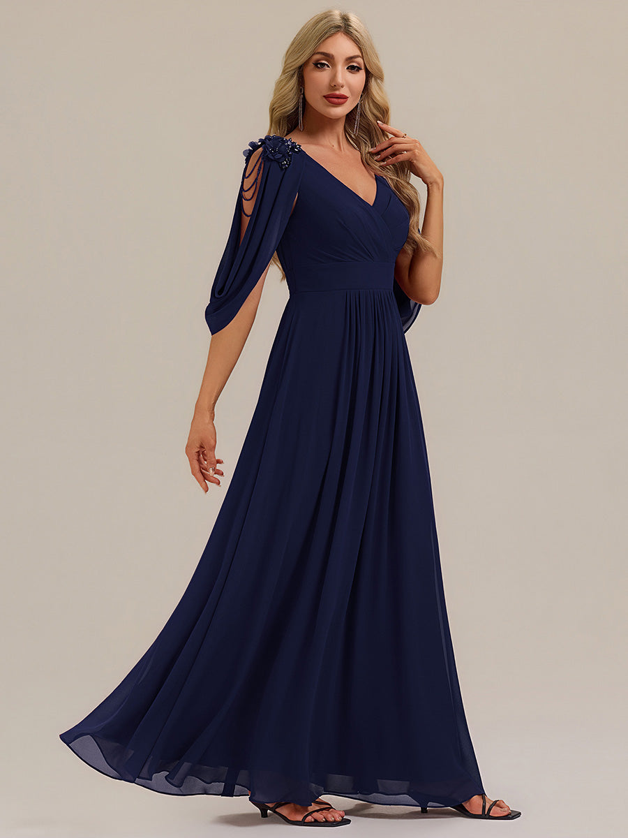 Robe de soirée chic à manches mi-longues en imprimé floral avec appliqués décolleté en V profond coupe A longueur de sol avec détails en perles #Couleur_Bleu Marine