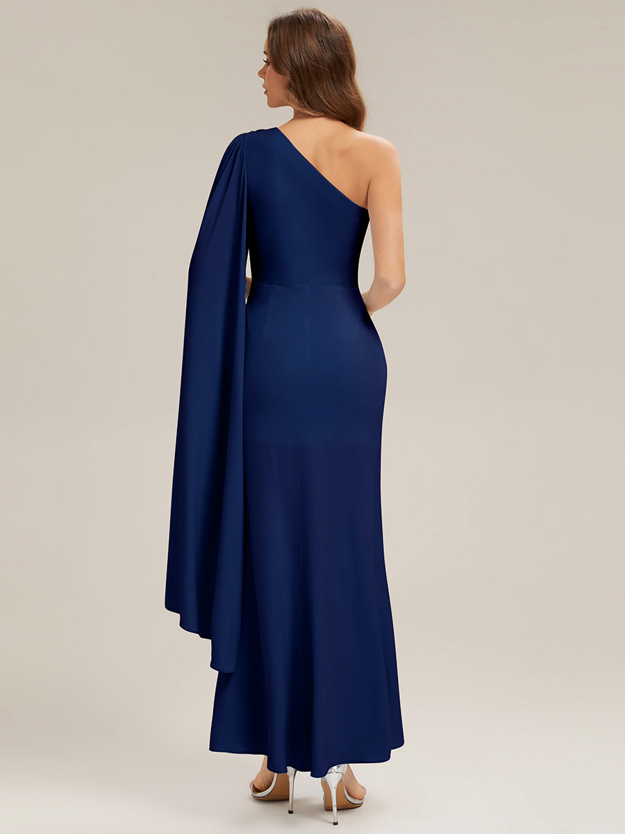 Robe moulante ¨¤ une ¨¦paule ¨¤ manches longues en tissu extensible avec fente haute sur la cuisse et rubans fluides #Couleur_Bleu Marine