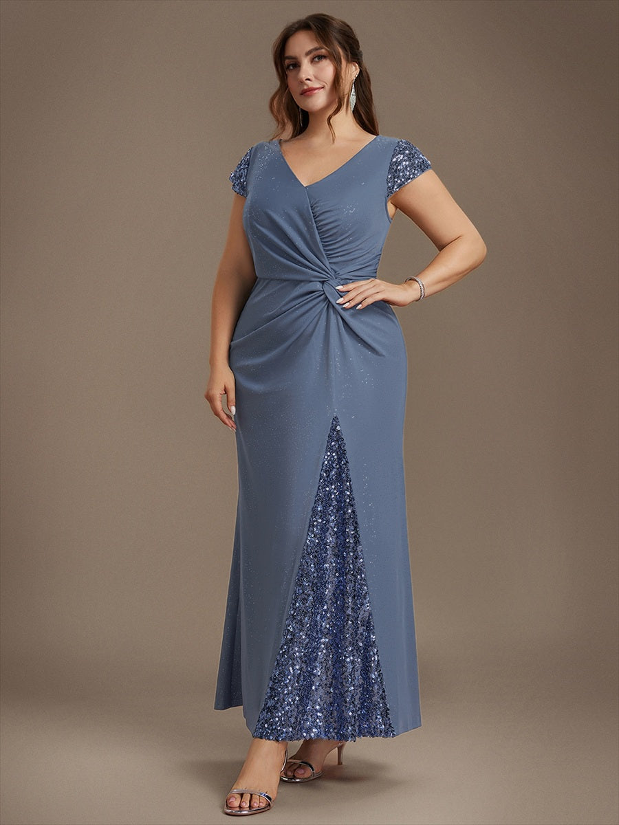 Robe moulante à manches courtes en stretch élevé avec décolleté en V noué et détails en sequins #Couleur_Marine Fume