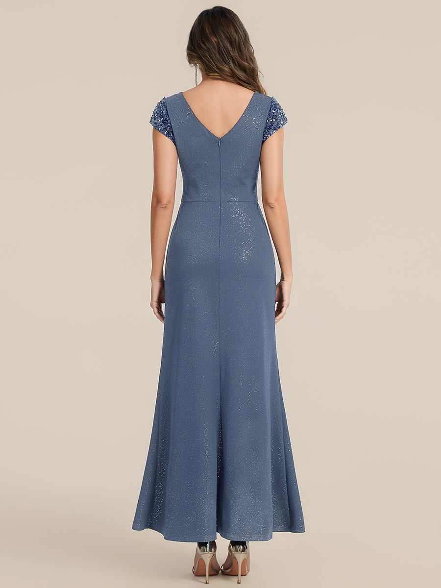 Robe moulante à manches courtes en stretch élevé avec décolleté en V noué et détails en sequins #Couleur_Marine Fume