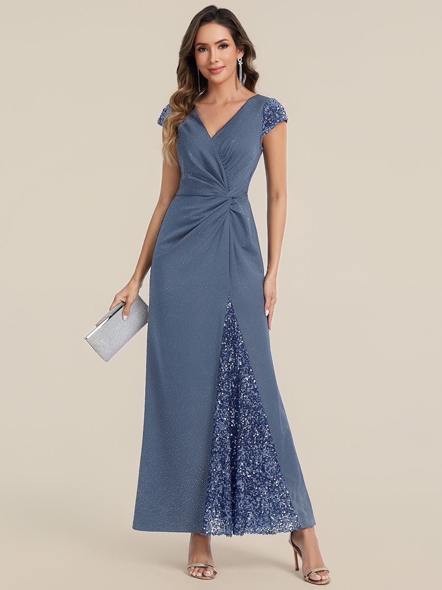 Robe moulante à manches courtes en stretch élevé avec décolleté en V noué et détails en sequins #Couleur_Marine Fume