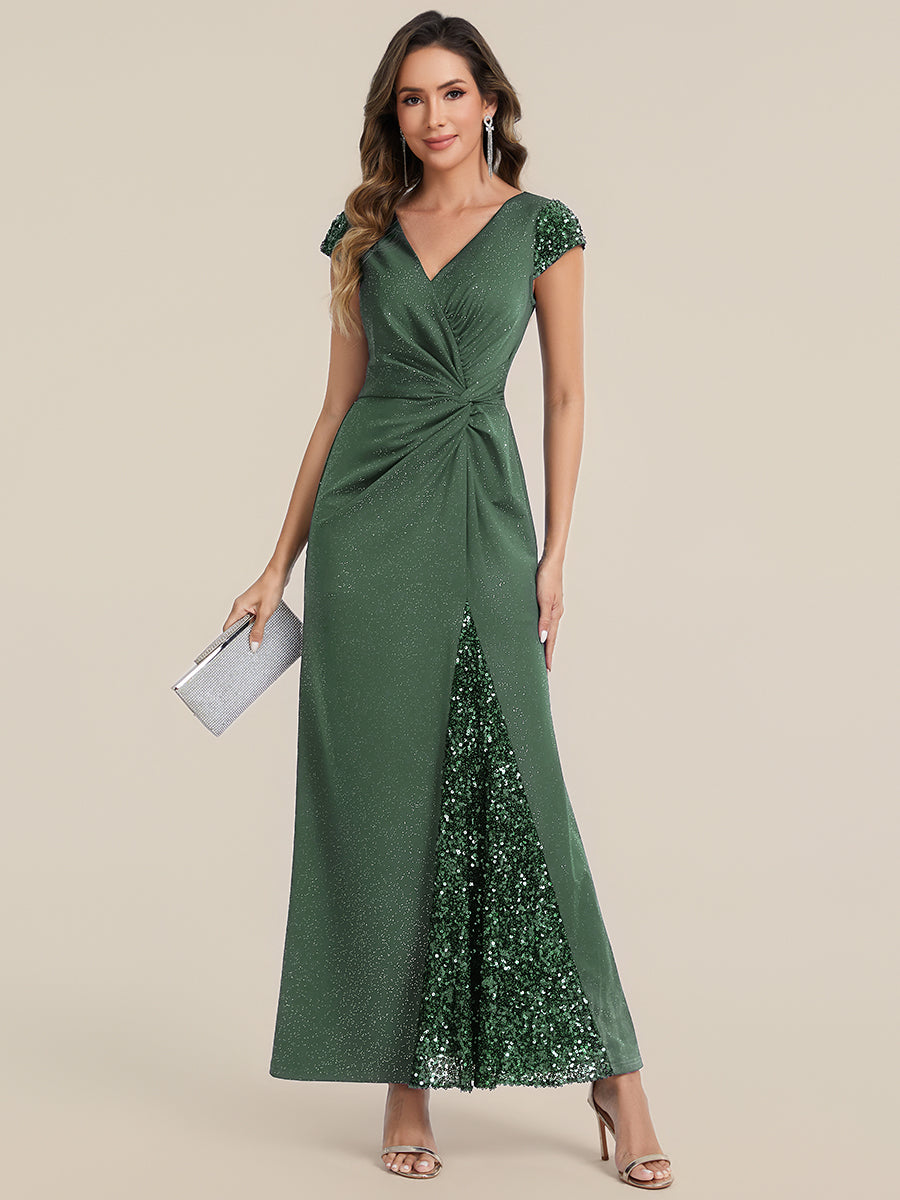 Robe moulante à manches courtes en stretch élevé avec décolleté en V noué et détails en sequins #Couleur_Eukalyptus Grün