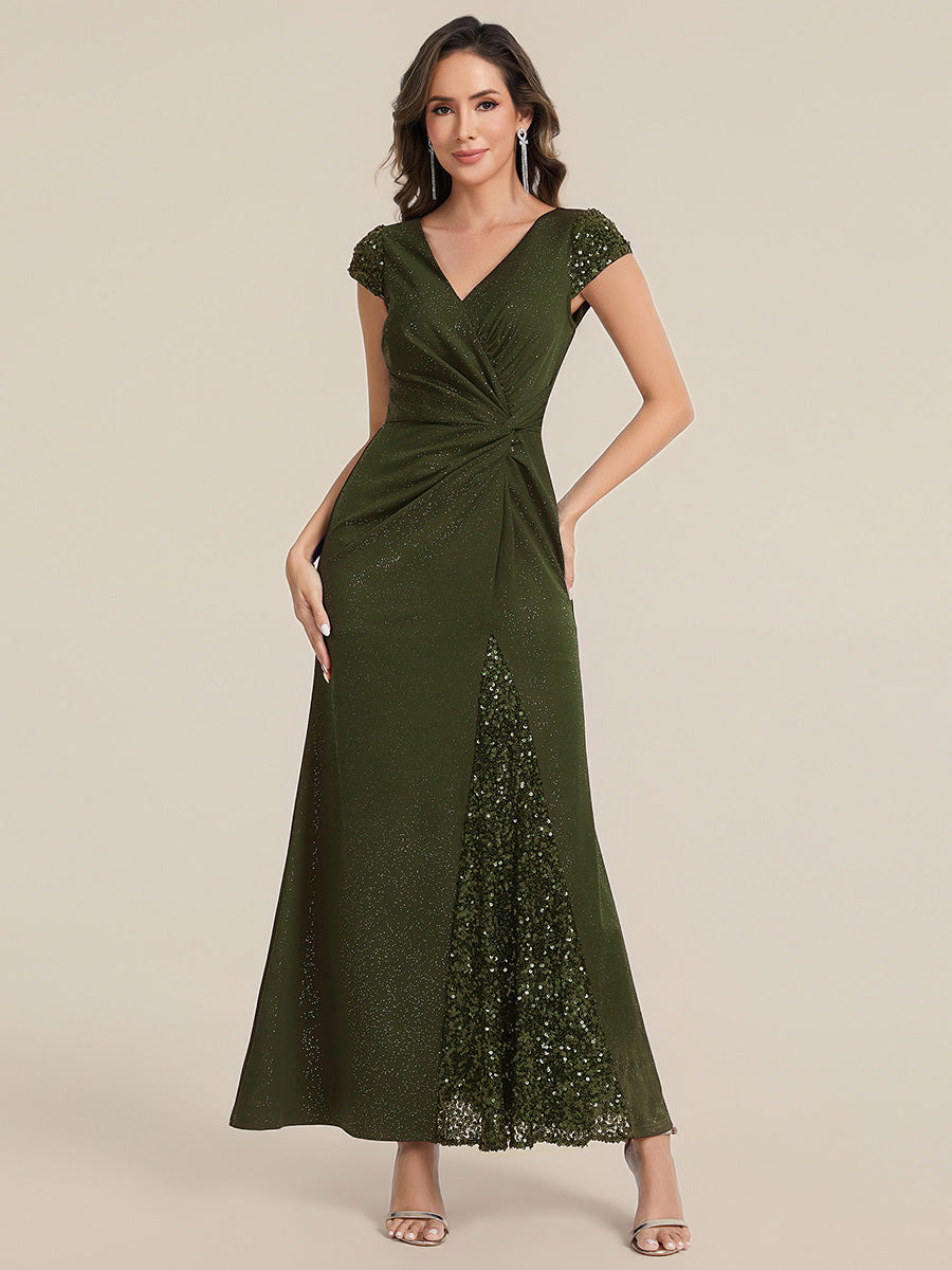 Robe moulante à manches courtes en stretch élevé avec décolleté en V noué et détails en sequins #Couleur_Vert Olive