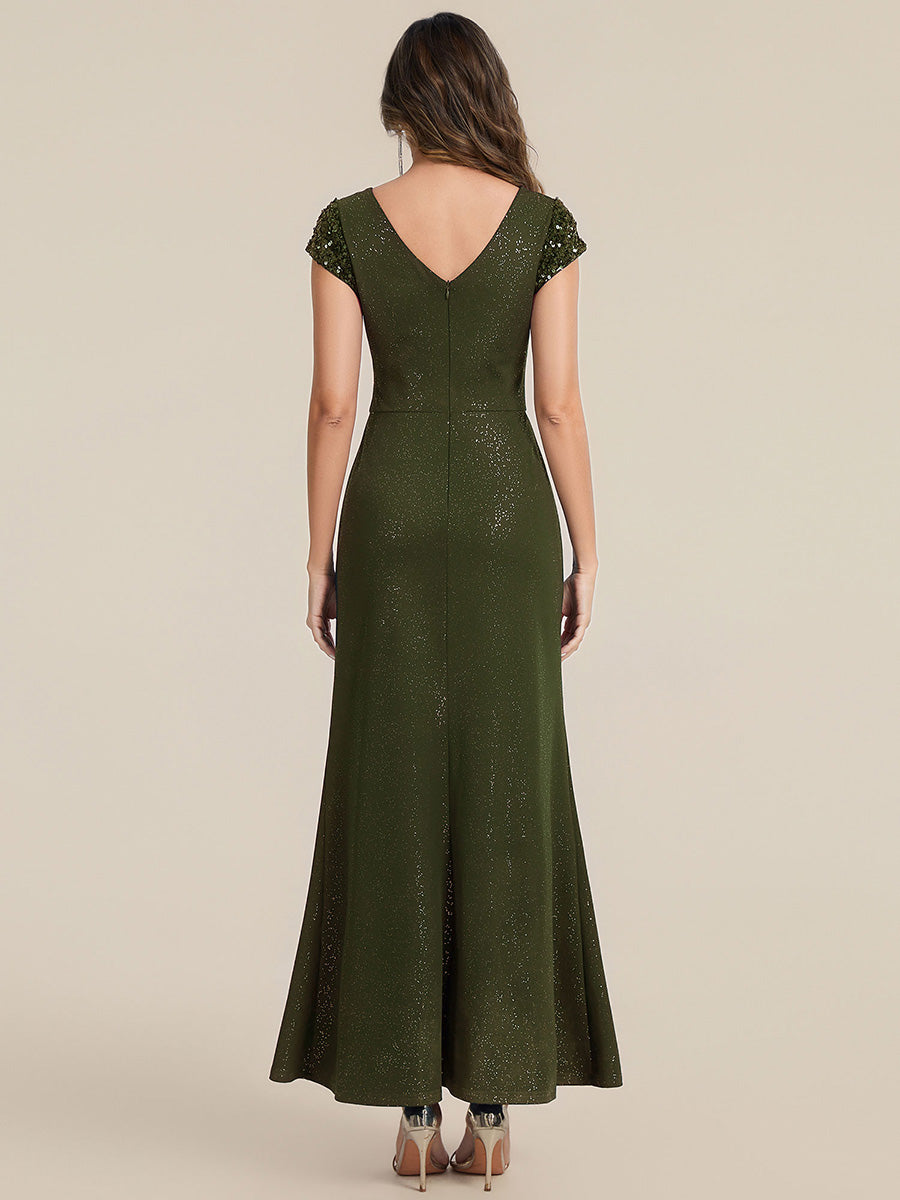 Robe moulante à manches courtes en stretch élevé avec décolleté en V noué et détails en sequins #Couleur_Vert Olive