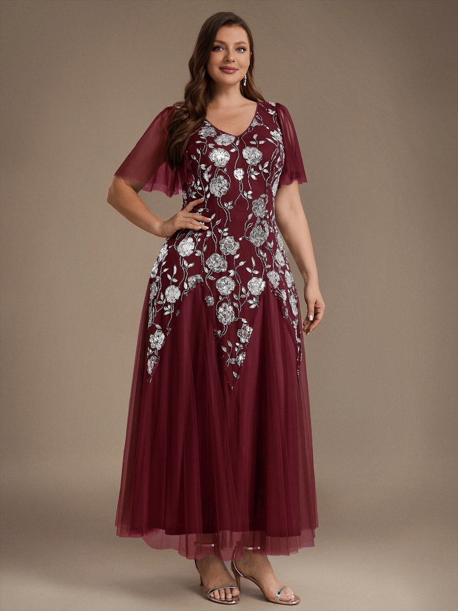 Robe longue à manches courtes en sequins avec volants et décolleté en V #Couleur_Bordeaux