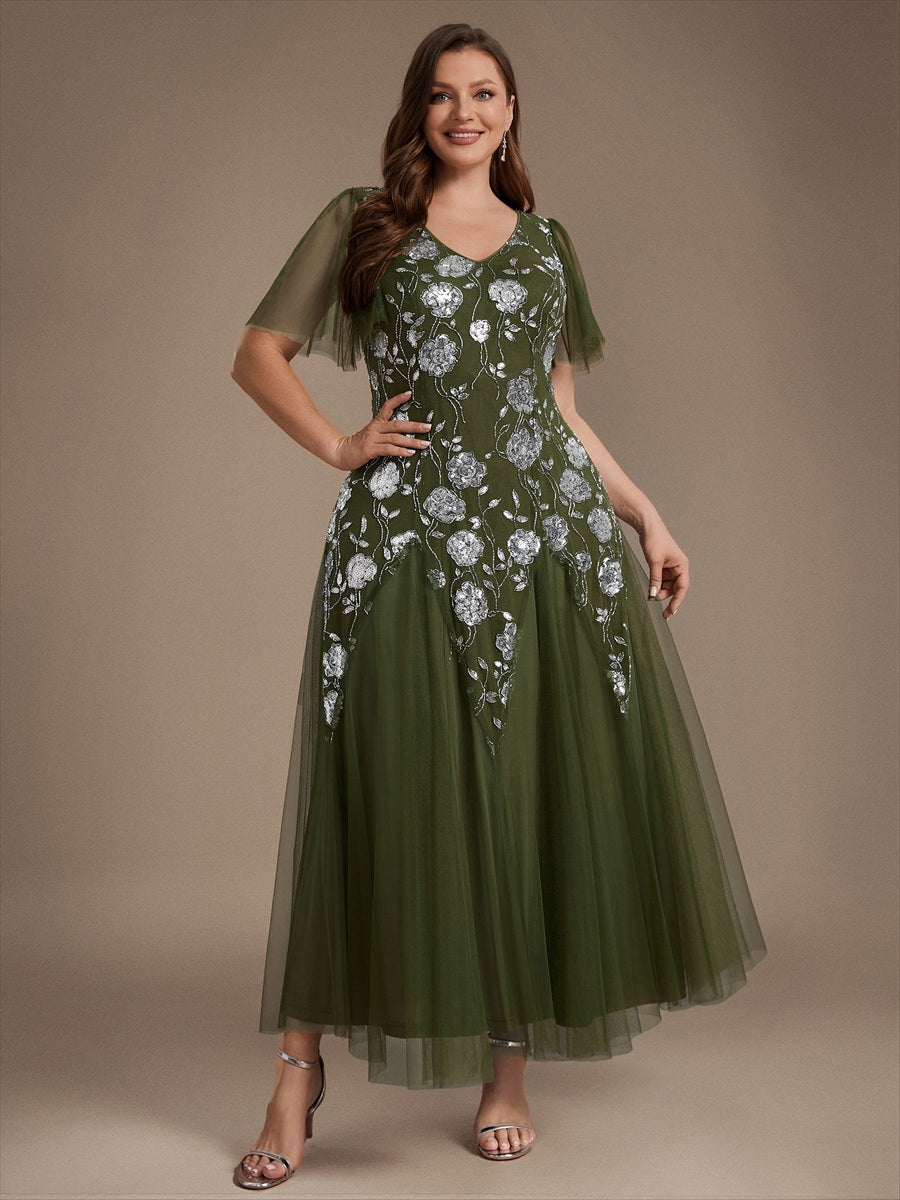 Robe longue à manches courtes en sequins avec volants et décolleté en V #Couleur_Vert Olive