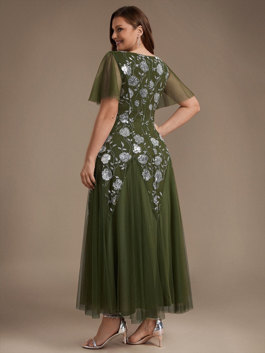 Robe longue à manches courtes en sequins avec volants et décolleté en V #Couleur_Vert Olive