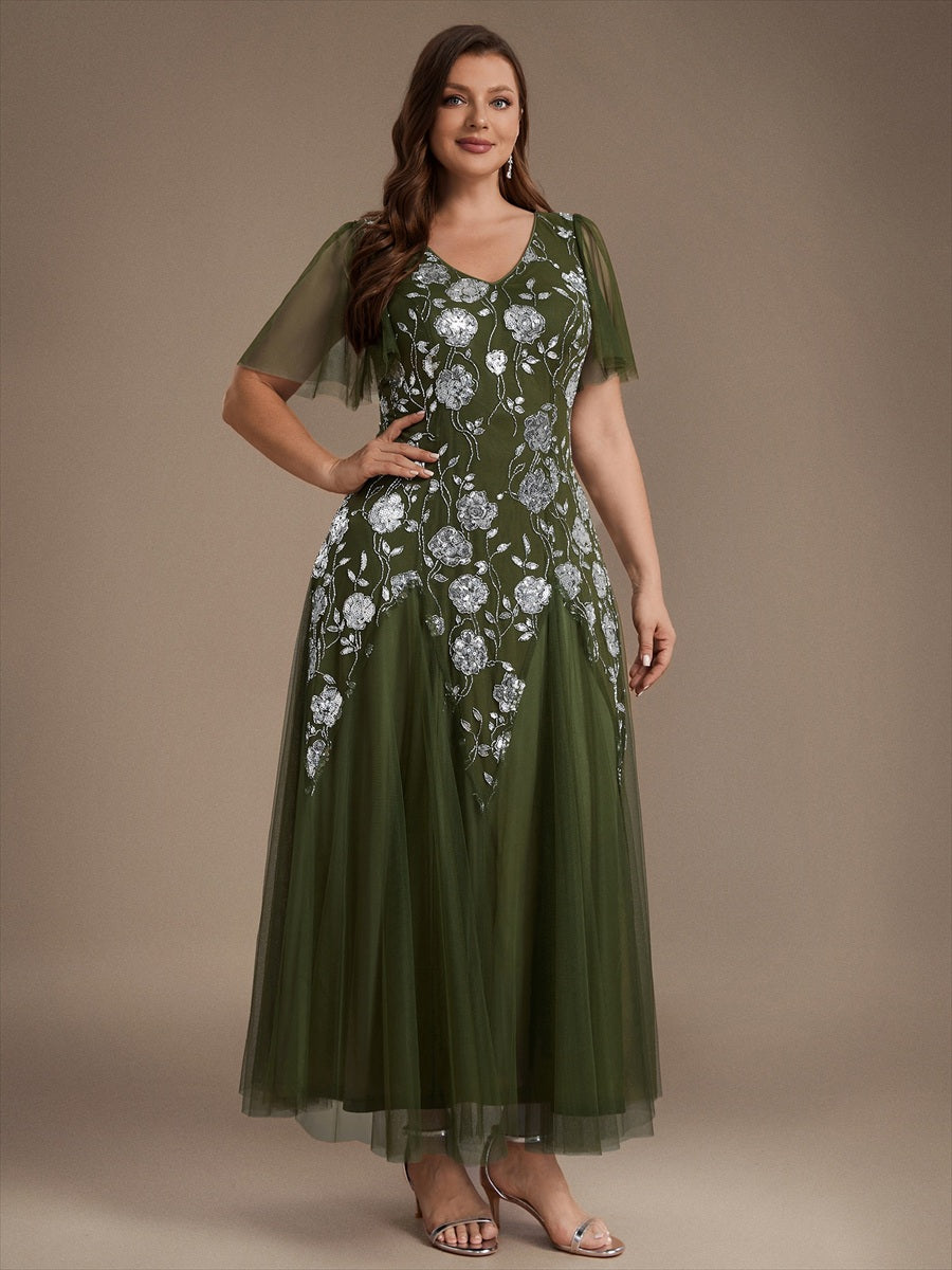 Robe longue à manches courtes en sequins avec volants et décolleté en V #Couleur_Vert Olive