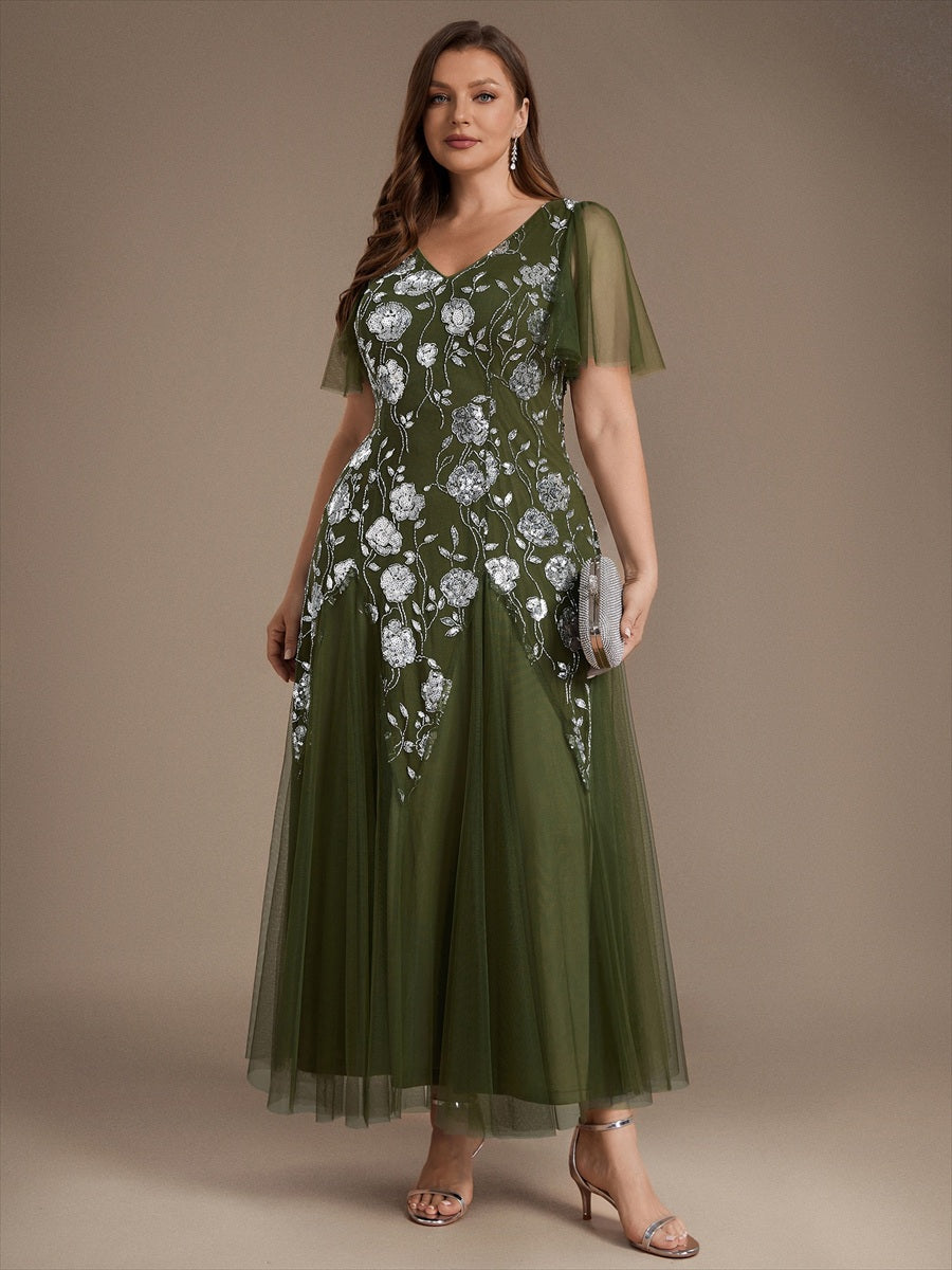 Robe longue à manches courtes en sequins avec volants et décolleté en V #Couleur_Vert Olive