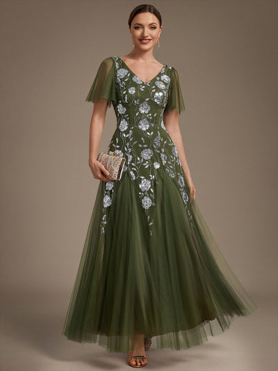 ever ORLA|Robe longue à manches courtes en sequins avec volants et décolleté en V