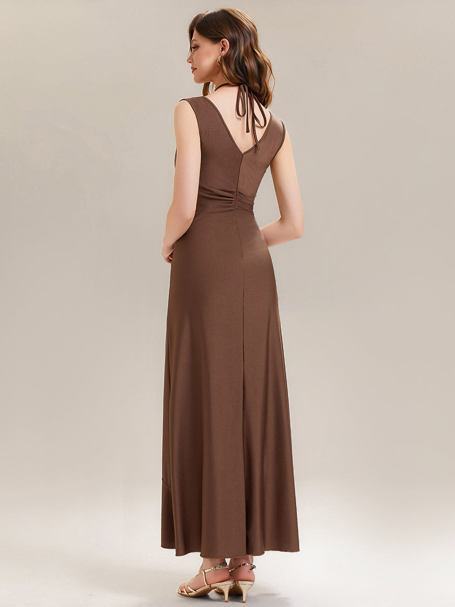 Robe maxi moulante sans manches à décolleté en V avec détail volant noué à l'avant #Couleur_Brun