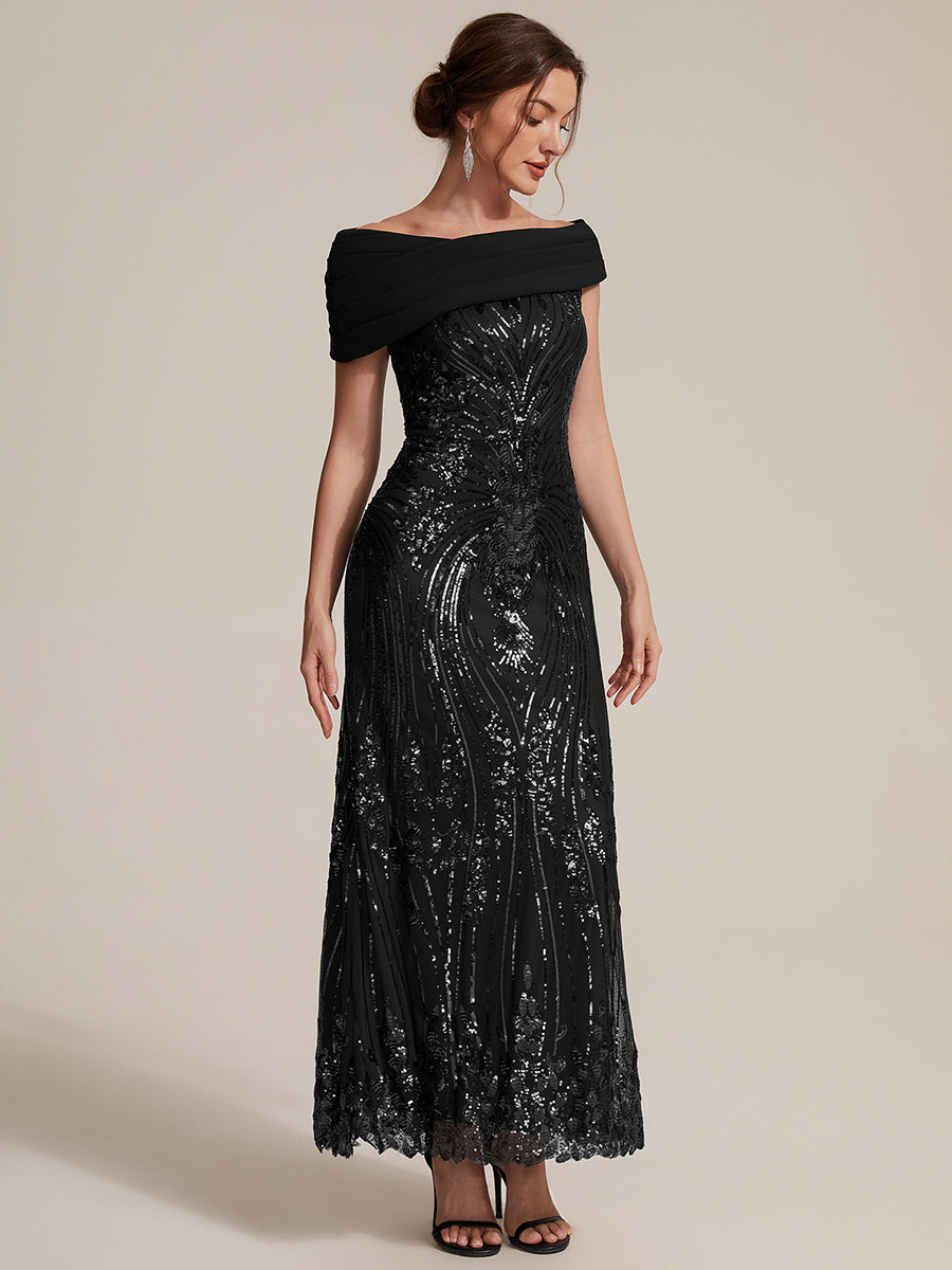 Robe moulante maxi à sequins avec épaules dénudées manches courtes et encolure asymétrique #Couleur_Noir