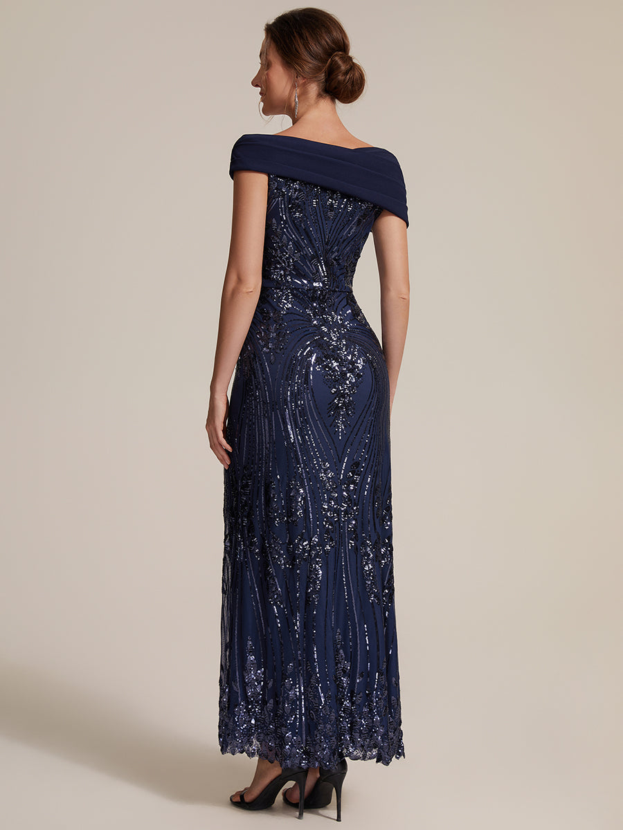 Robe moulante maxi à sequins avec épaules dénudées manches courtes et encolure asymétrique #Couleur_Bleu Marine