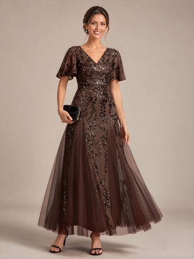 Robe maxi à manches courtes en V avec design A-line en tulle volanté