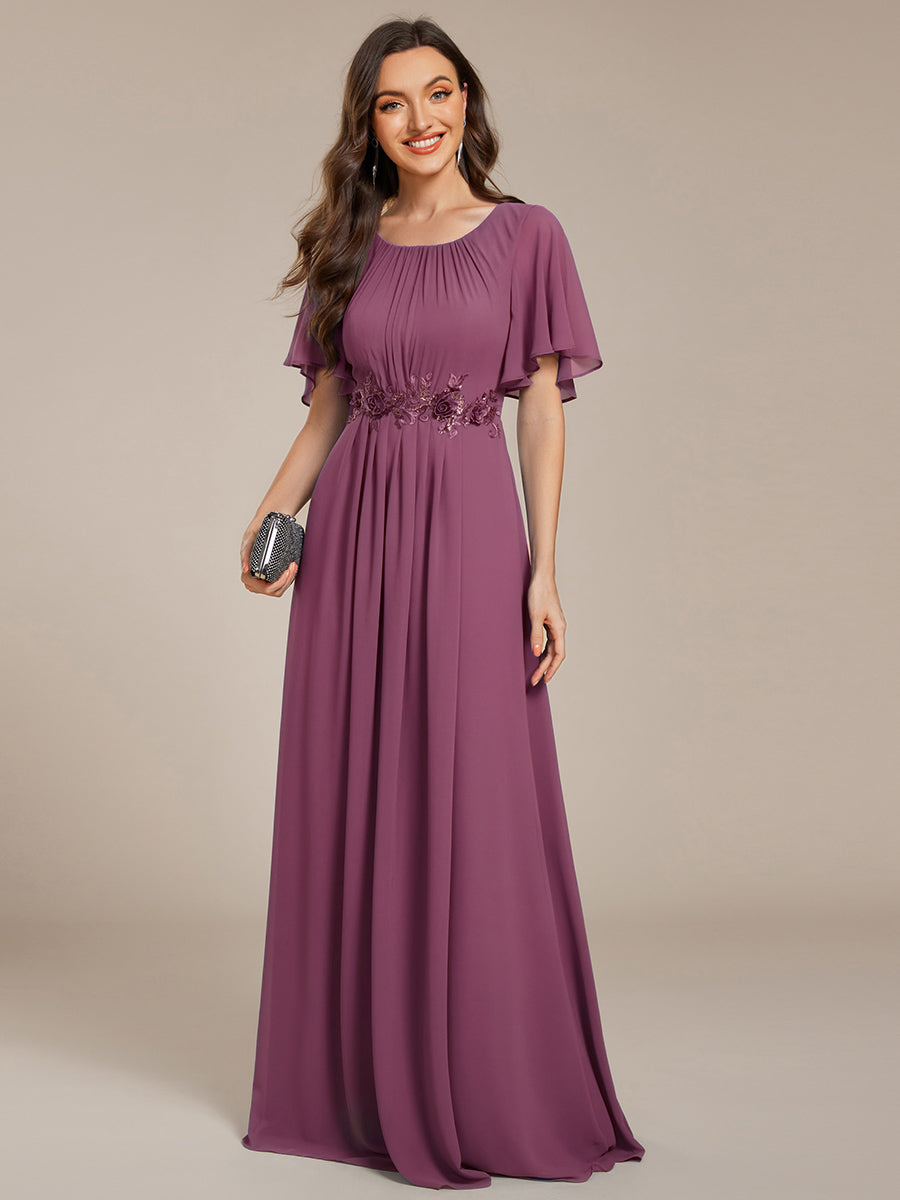 Robe D'invité De Mariage En Mousseline De Soie Mi-Longue Plissée à Manches à Volants Et Col En V #Couleur_Prune Foncée