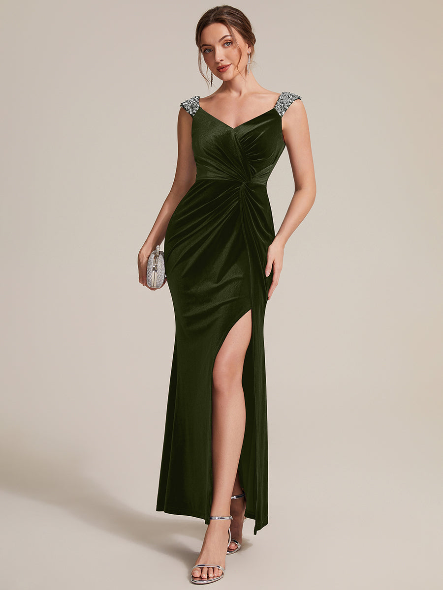 Robe sirène sans manches à décolleté en V en sequins longueur maxi avec fermeture éclair au dos et fente #Couleur_Vert Olive