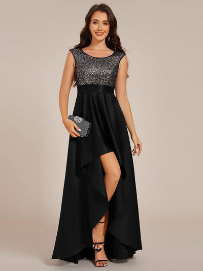 Robe de soirée à sequins et décolleté plongeant avec satin