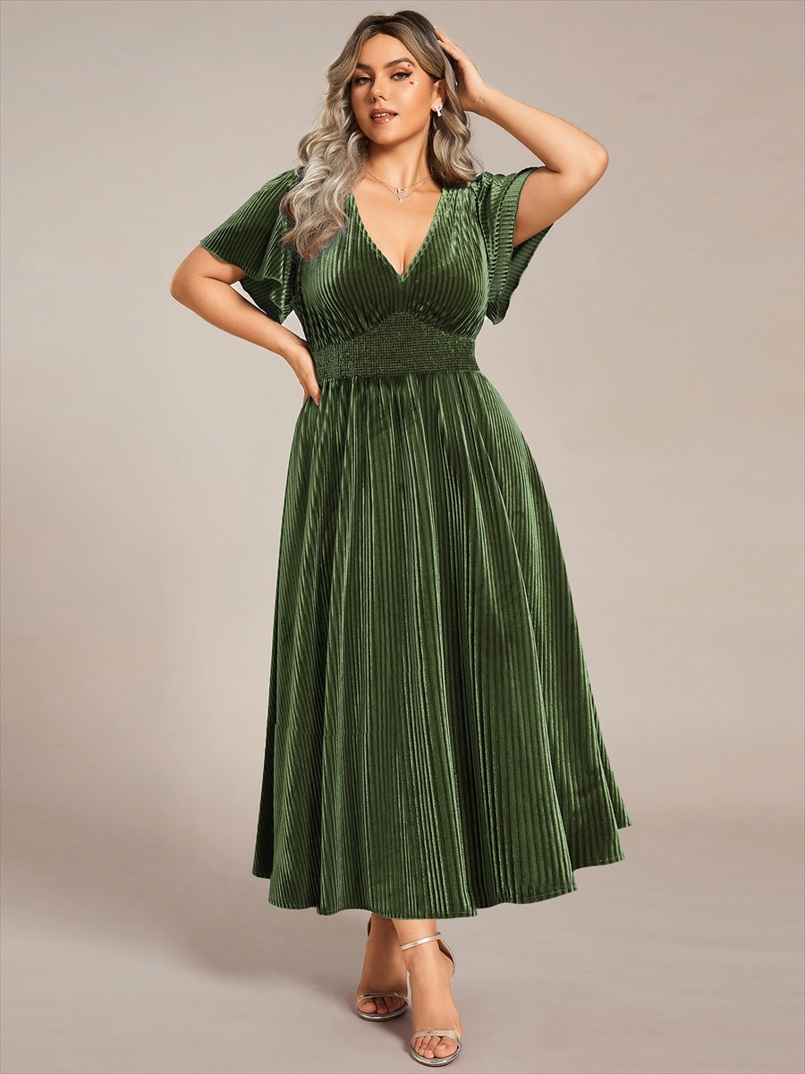 Grande taille Robe d'invité de mariage mi-longue en velours d'automne à manches courtes et col en V gracieux #Couleur_Vert Olive