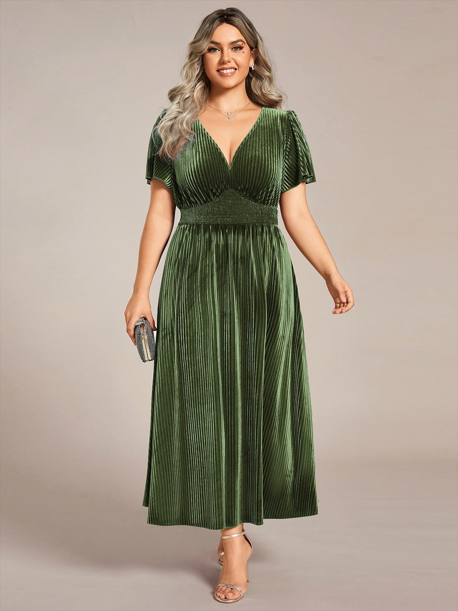 Robe d'invité de mariage mi-longue en velours d'automne à manches courtes et col en V gracieux #Couleur_Vert Olive