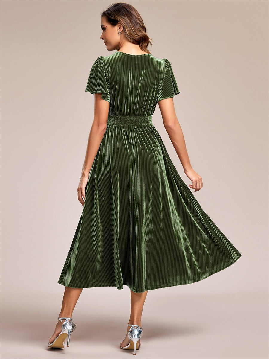 Robe d'invité de mariage mi-longue en velours d'automne à manches courtes et col en V gracieux #Couleur_Vert Olive