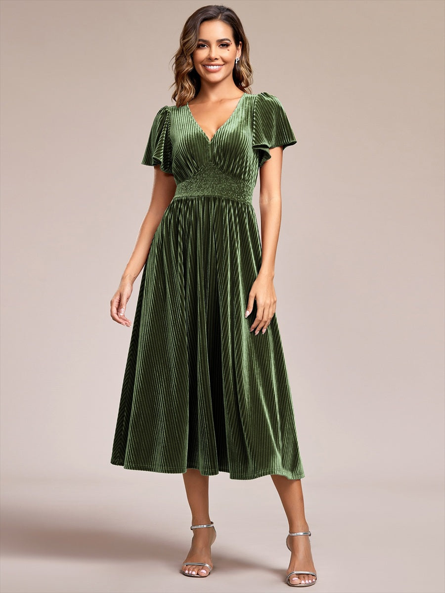 Robe d'invité de mariage mi-longue en velours d'automne à manches courtes et col en V gracieux #Couleur_Vert Olive