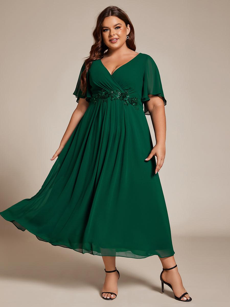 Robe d'invité de mariage mi-longue en mousseline de soie à col en V de grande taille avec applique à la taille #Couleur_Vert Fonce