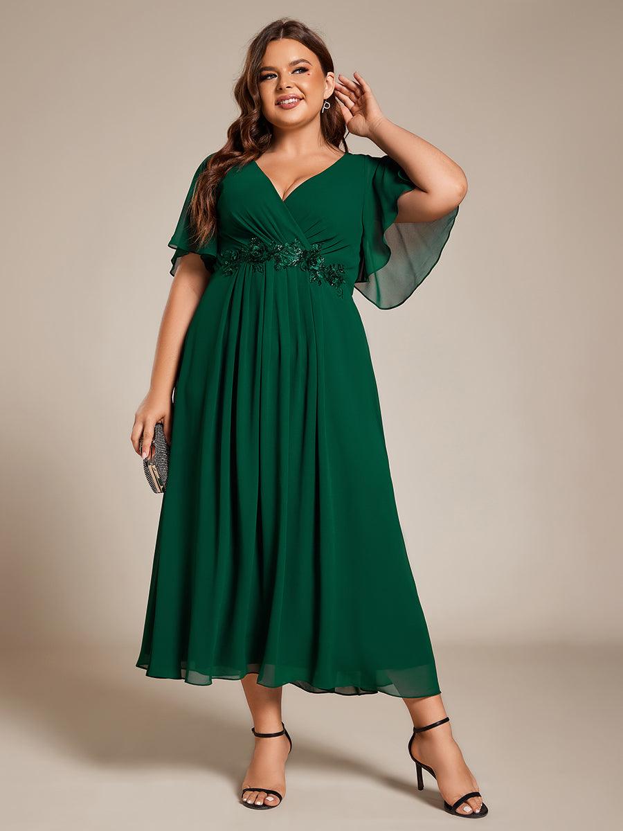 Robe d'invité de mariage mi-longue en mousseline de soie à col en V de grande taille avec applique à la taille #Couleur_Vert Fonce