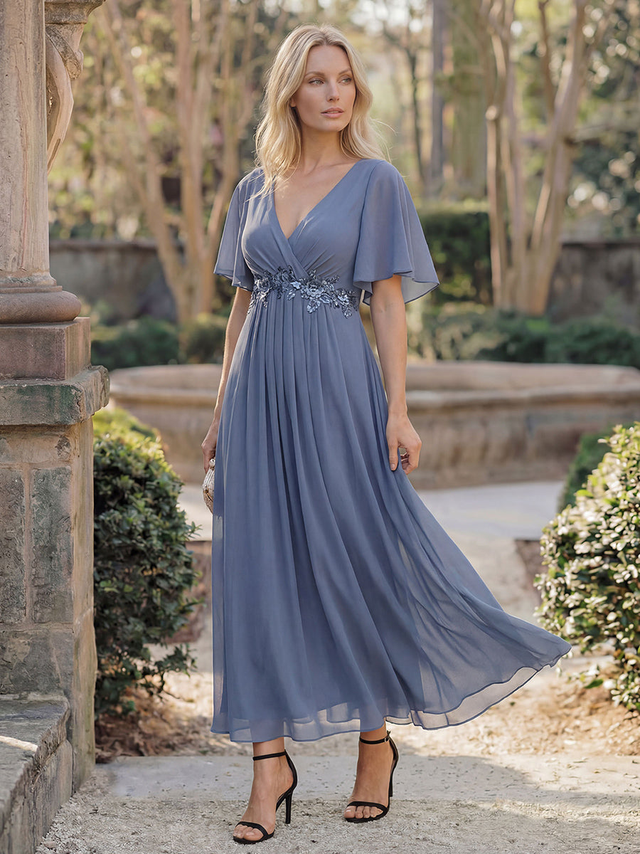 Robe d'invité de mariage mi-longue en mousseline à col en V avec appliques à la taille #Couleur_Marine Fume