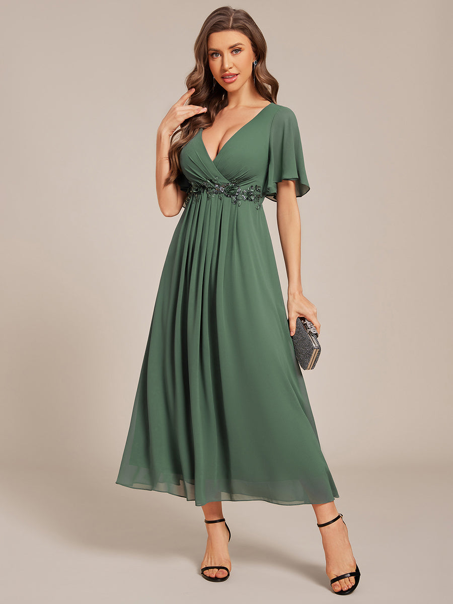 Robe d'invité de mariage mi-longue en mousseline de soie à col en V de grande taille avec applique à la taille #Couleur_Eucalyptus