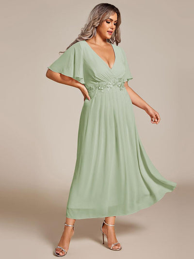 pretty DAHLIA|Robe d'invité de mariage mi-longue en mousseline de soie à col en V de grande taille avec applique à la taille