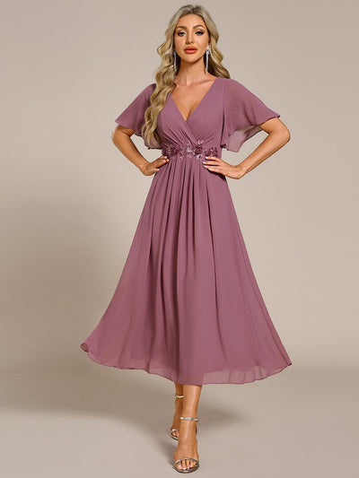 ever DAHLIA|Robe d'invité de mariage mi-longue en mousseline à col en V avec appliques à la taille
