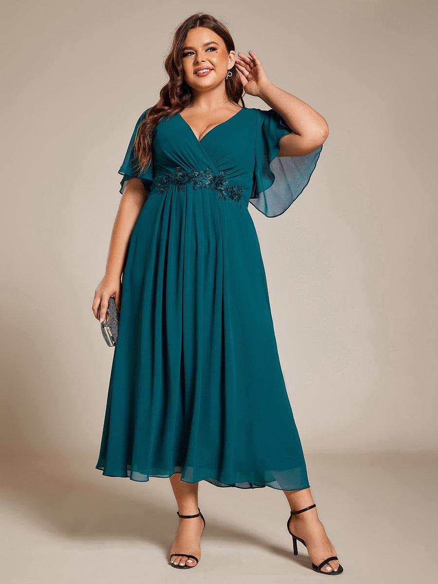 Robe d'invité de mariage mi-longue en mousseline de soie à col en V de grande taille avec applique à la taille #Couleur_Bleu Sarcelle