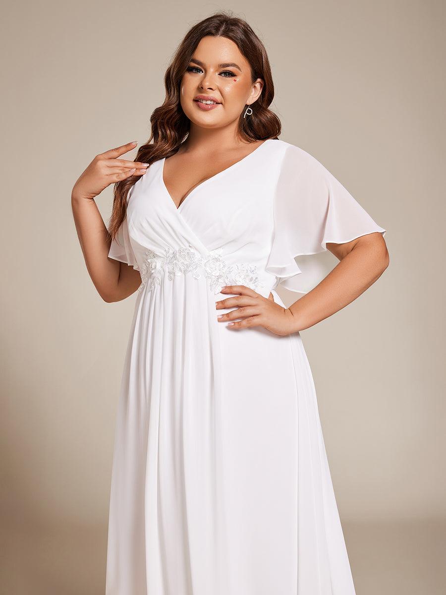 Robe d'invité de mariage mi-longue en mousseline de soie à col en V de grande taille avec applique à la taille #Couleur_Blanc