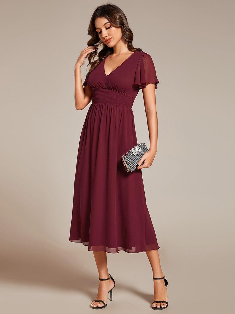 Robe d'invité de mariage mi-longue à col en V et manches à volants #Couleur_Bordeaux