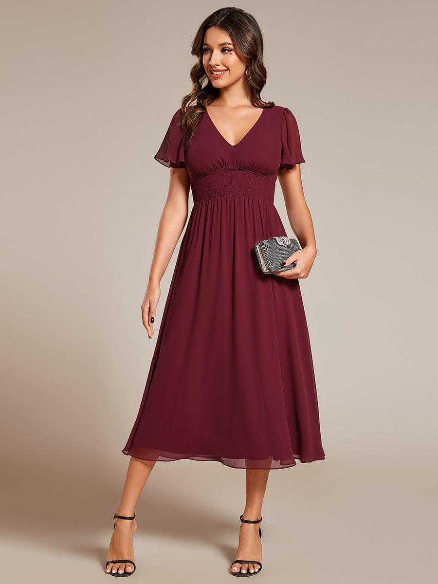 Robe d'invité de mariage mi-longue à col en V et manches à volants #Couleur_Bordeaux