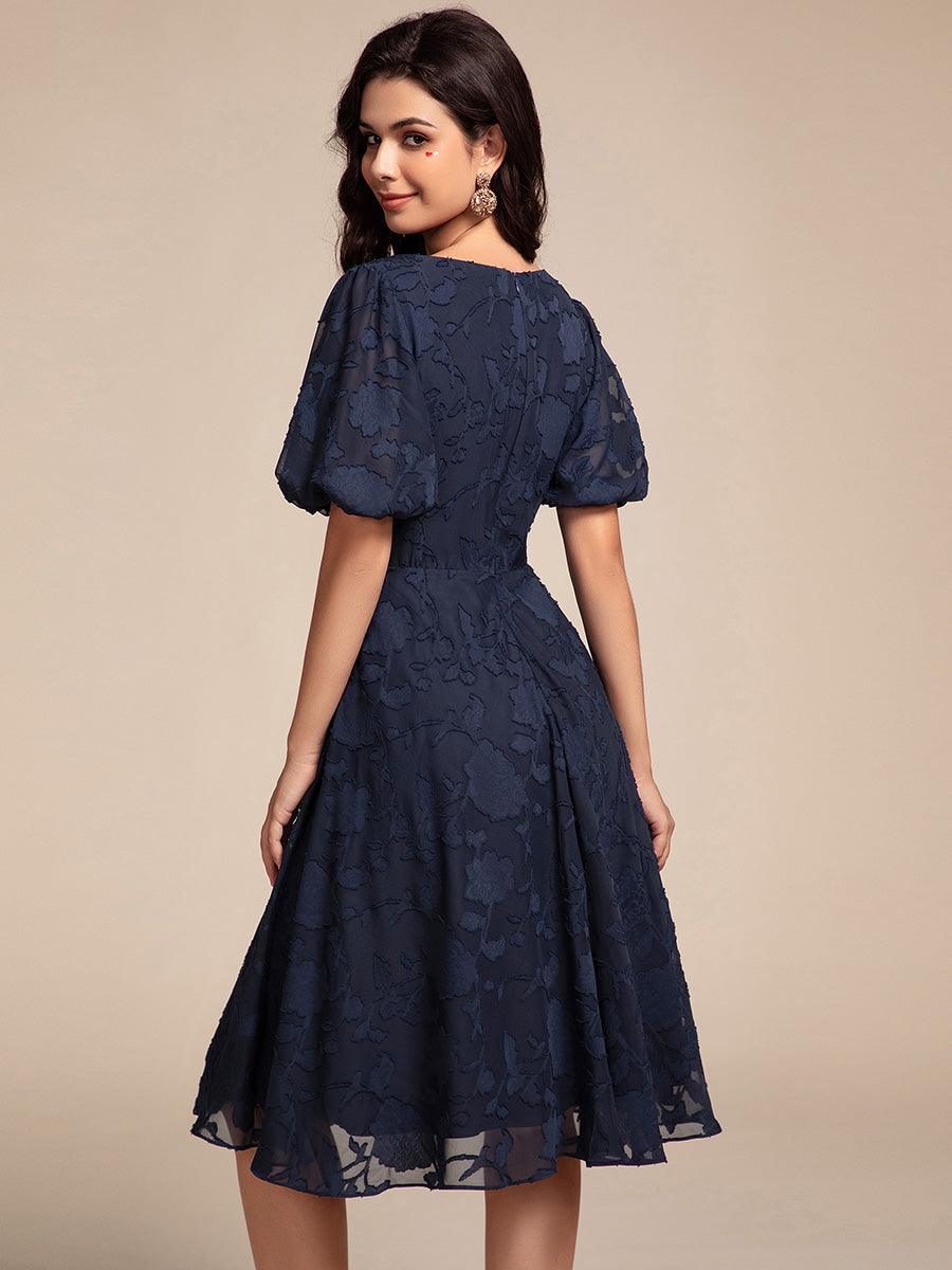 Robe d'invitée de mariage mi-longue à col en V et manches courtes #Couleur_Bleu Marine