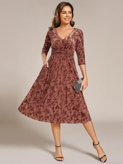ever NYRA|Robe d'invitée de mariage plissée à manches 3/4 en velours fleuri