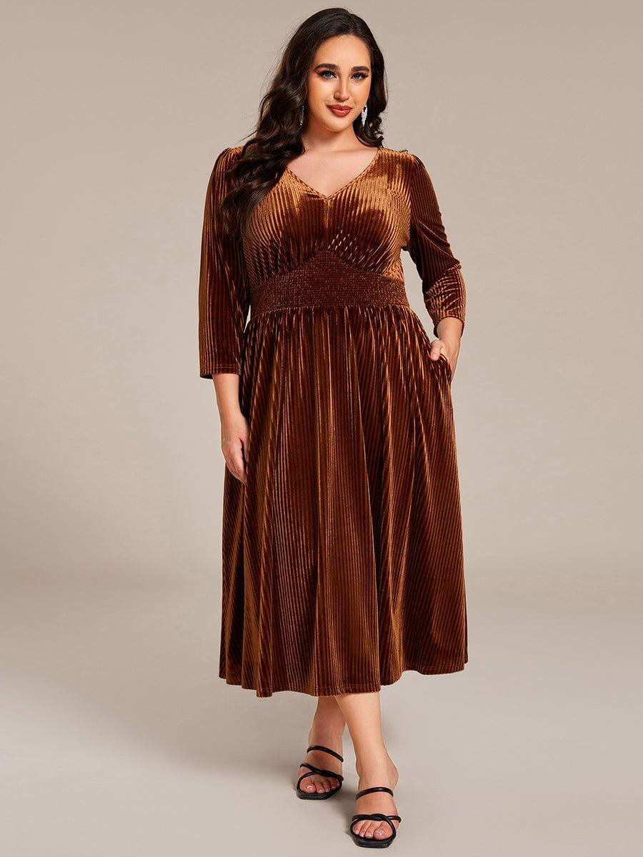 Robe d'invitée de mariage en velours plissé extensible grande taille #Couleur_Caramel