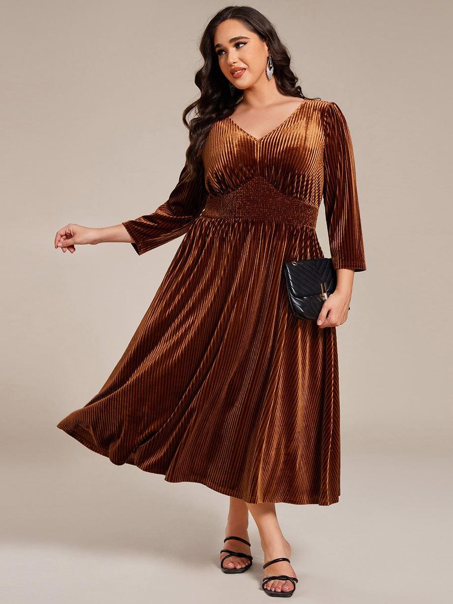 Robe d'invitée de mariage en velours plissé extensible grande taille #Couleur_Caramel