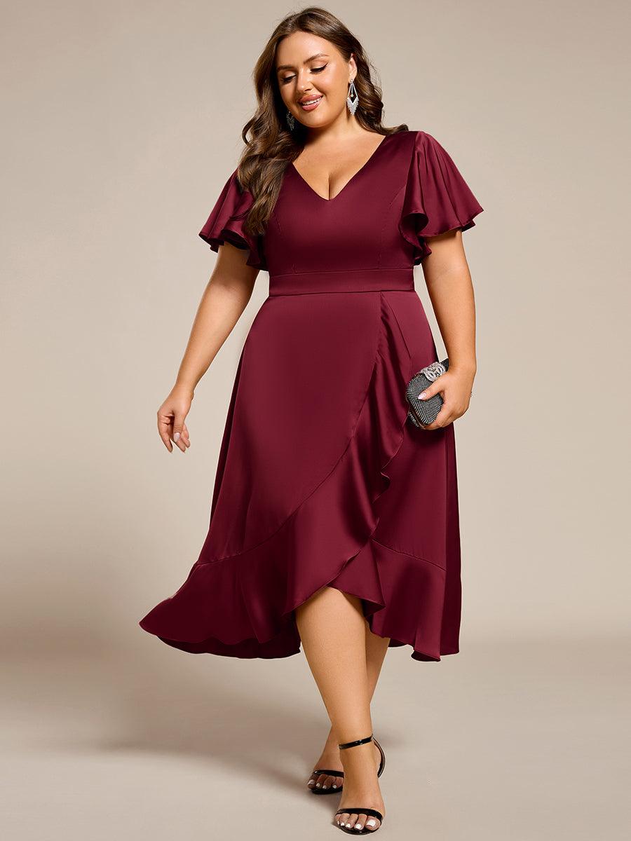 Robe d'invitée de mariage mi-longue en satin avec encolure en V et jupe à volants #Couleur_Bordeaux