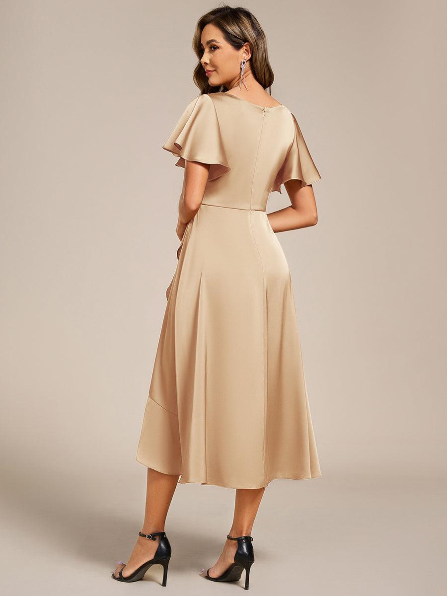Robe d'invitée de mariage mi-longue en satin avec encolure en V et jupe à volants #Couleur_Charbon